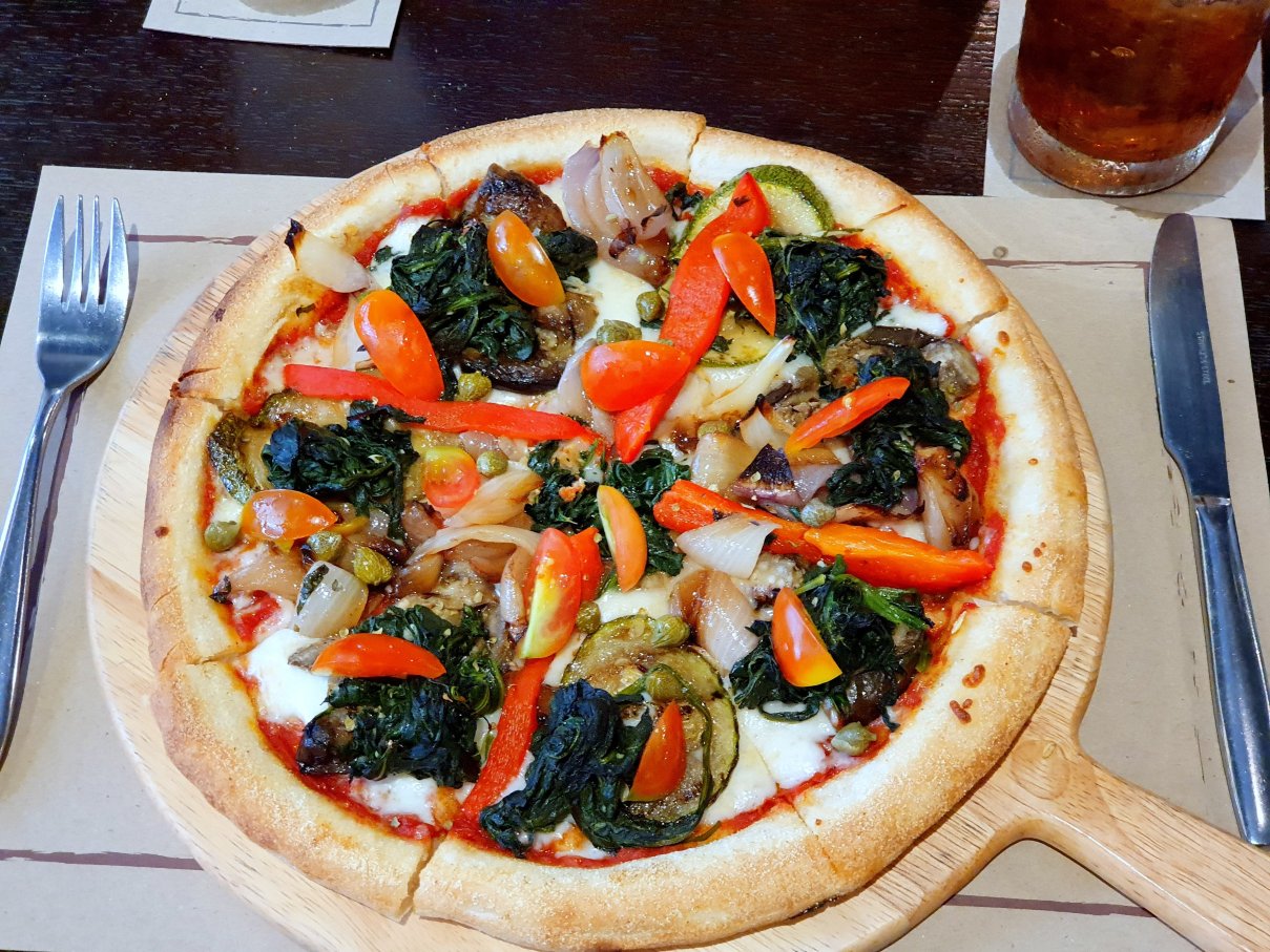 Wine Connection Deli Bistro(deli bistro central phuket)
