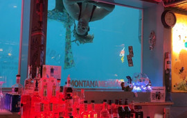 Sip 'n Dip Lounge