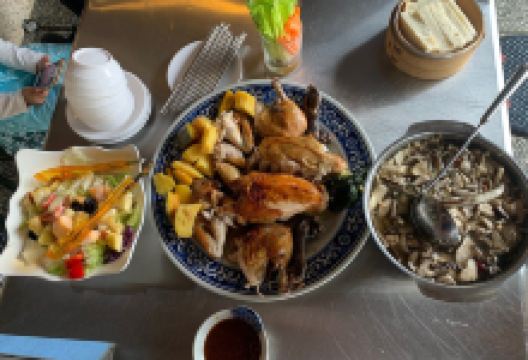 老妈妈桶仔鸡美食图片