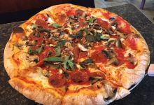 Cristino's Coal Oven Pizza美食图片