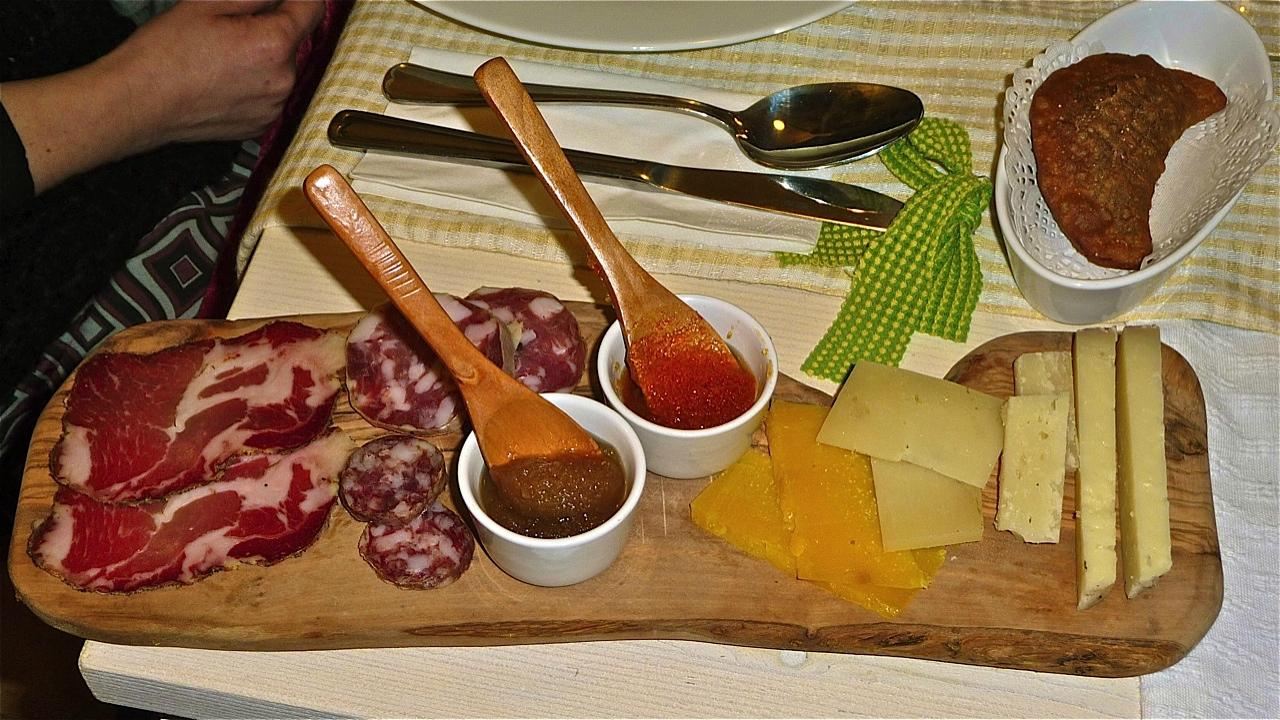 La Locanda di Colle Ombroso餐厅图片