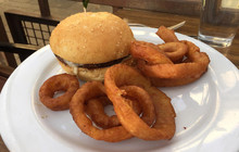 Burgers & Brew餐厅图片