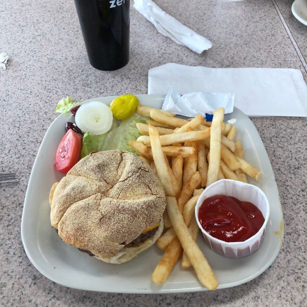 Downwind Restaurant & Lounge