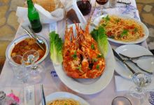 Peroulia Beach est. 1984美食图片