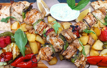 Mezes Garden Restaurant餐厅图片
