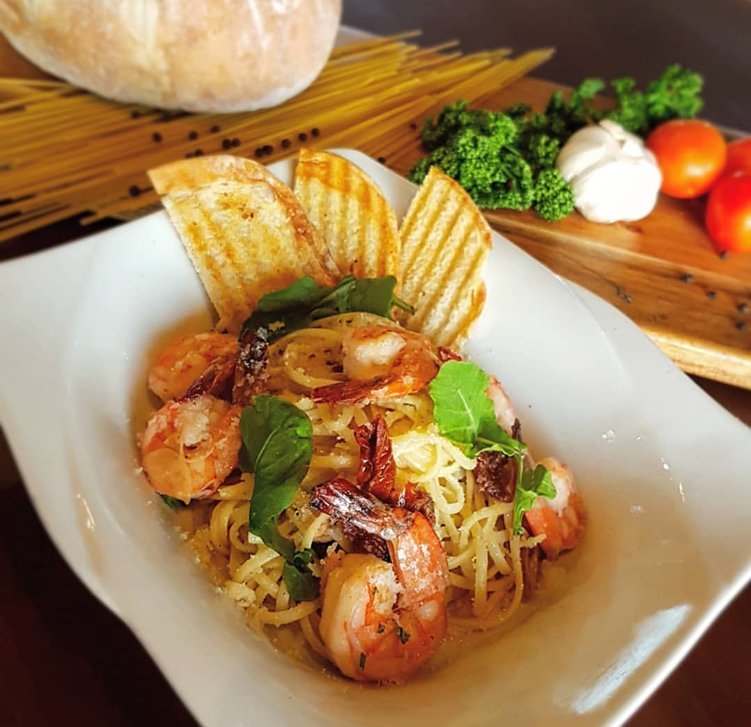 Muelle Deli and Restaurant