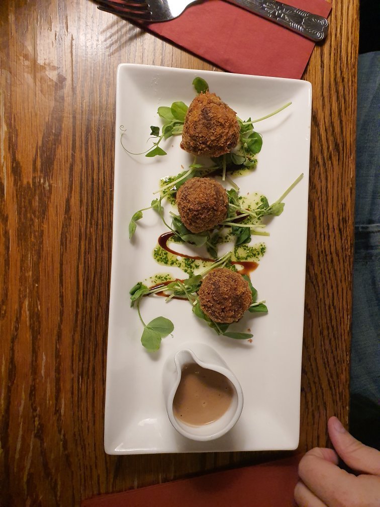 Pibroch Restaurant & Whiskey Bar