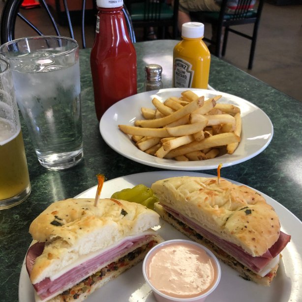 Roberts Restaurant & Deli