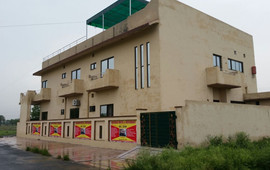 Khayaban Boys Hostel Pizza