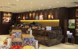 Lindt Chocolat Cafe Rinku Premium Outlet
