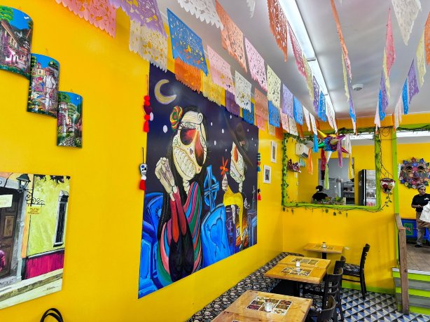 El Azteca Mexican Deli餐厅图片