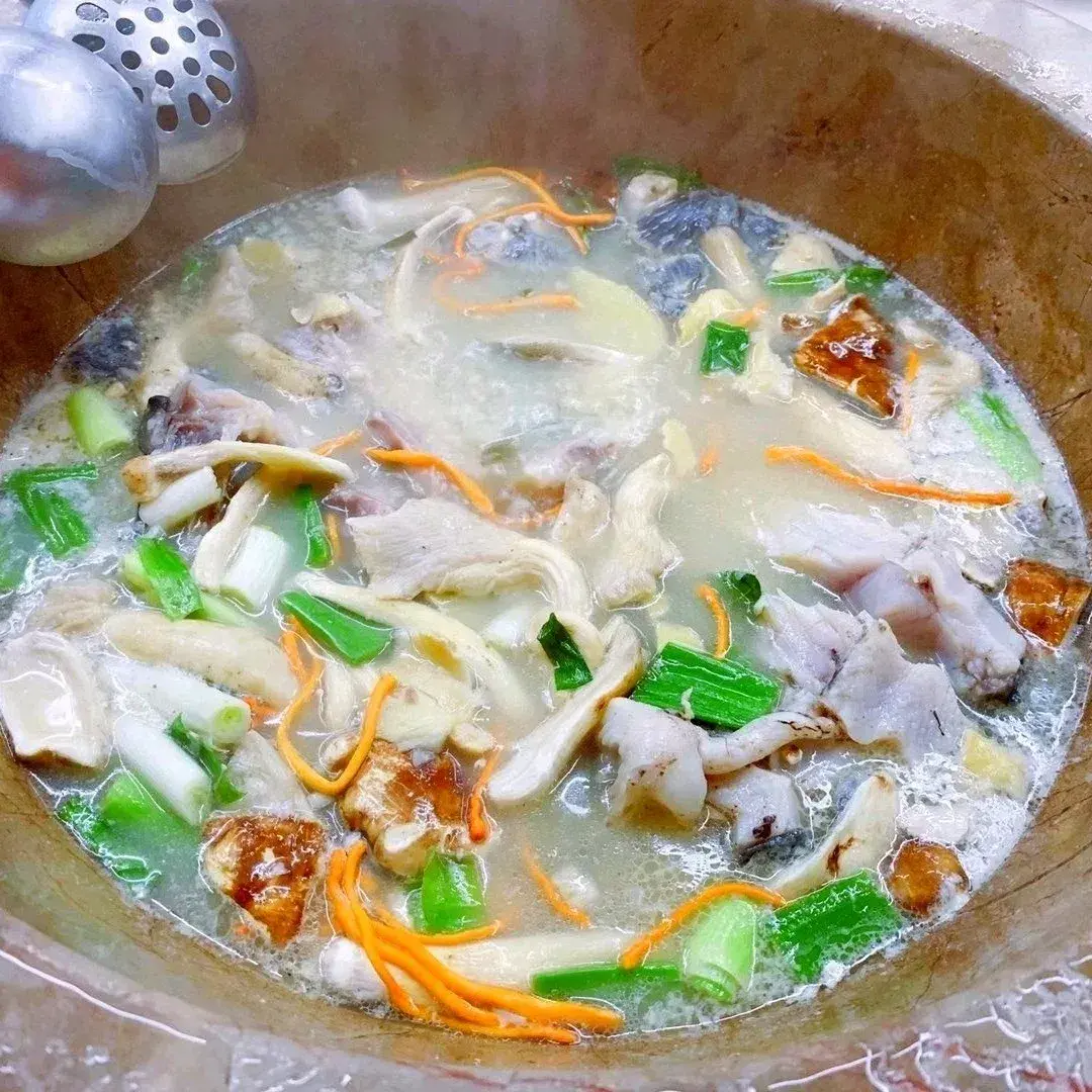 江川抚仙湖野生菌石锅鱼(云大西路店)