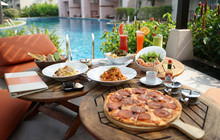 Salas Pool Restaurant餐厅图片