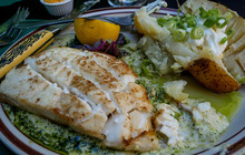 Captain's Anchorage Restaurant and Bar餐厅图片
