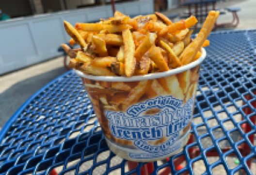 Thrashers French Fries美食图片