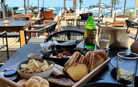 Roulis Beach Bar