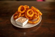 East Village Bar & Diner美食图片