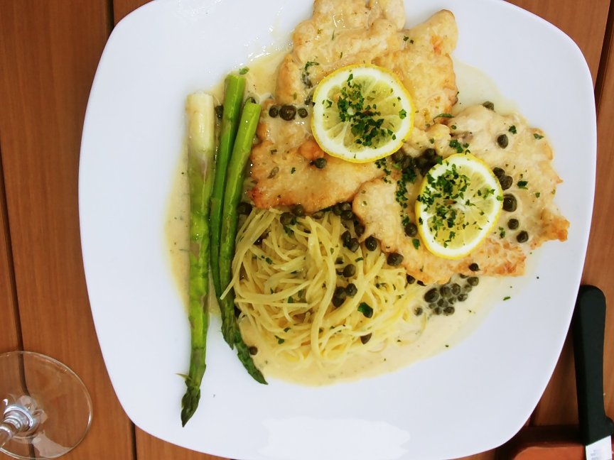 Cooper's Hawk Winery & Restaurants