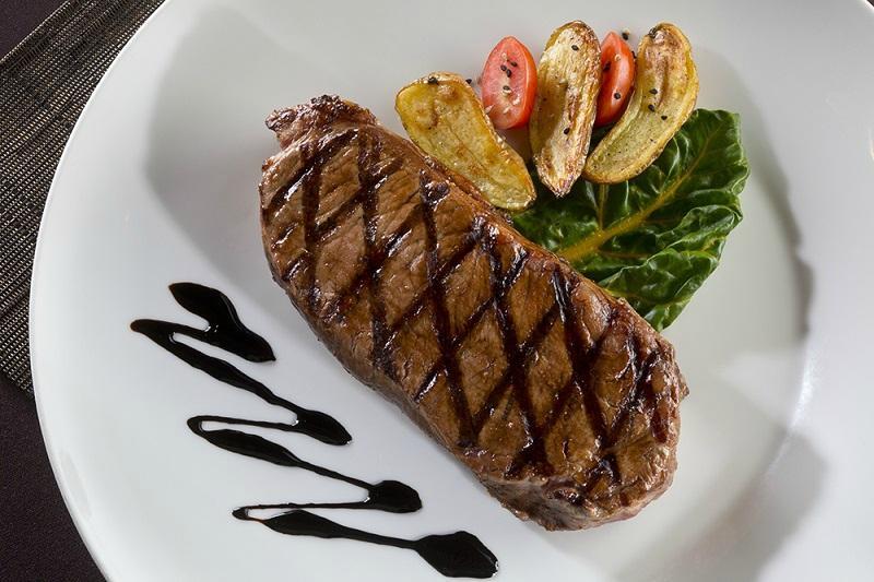 Mignon's Steaks & Seafood