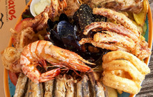 Faros Restaurant Acharavi餐厅图片