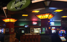 Mustang Sports Grill餐厅图片