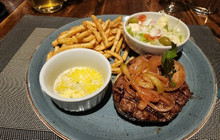 On the Edge Restaurant餐厅图片