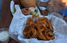 Barney's Gourmet Hamburgers餐厅图片