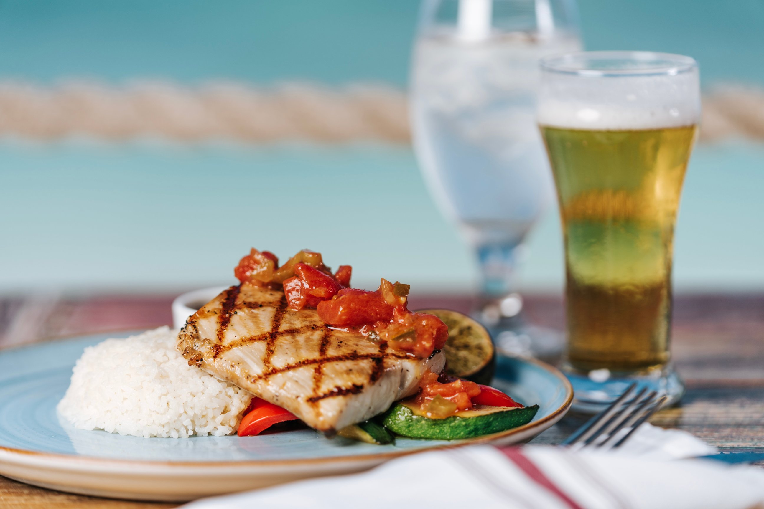 Sea Breeze Restaurant & Bar