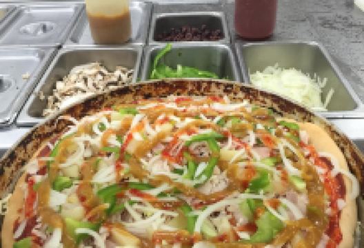 Mega Pizza美食图片