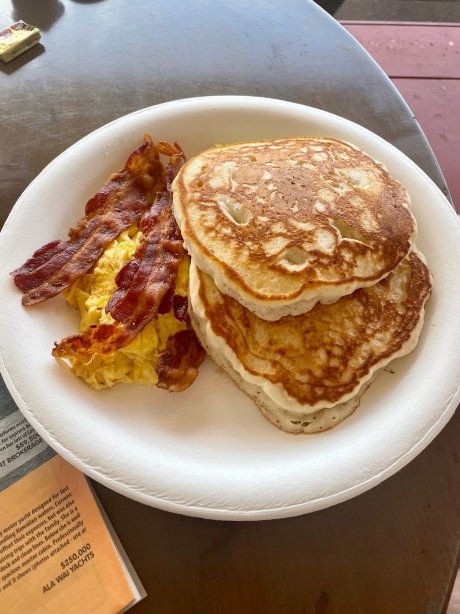 Ma'alaea General Store & Cafe