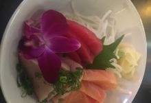 Tsunami Sushi Bar. Wok & Grill美食图片