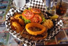 Herby's Sports Bar & Grill美食图片