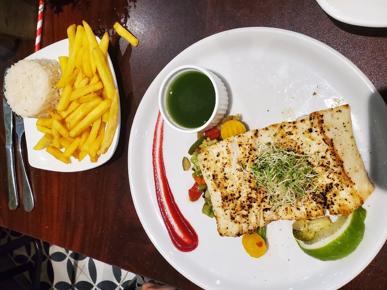Julian's Cafe & Restaurant