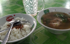 Sop Ayam Pak Min Klaten