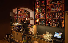 Black Wall Caffe & Cocktail Bar