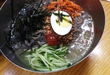 Log Village Buckwheat Noodles美食图片