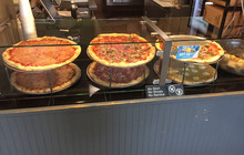 Famous Sal's Pizza II餐厅图片