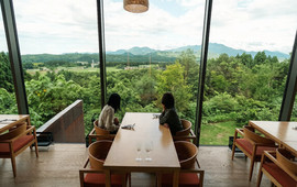 Snow Peak FIELD SUITE SPA HEADQUARTERS Restaurant Seppo
