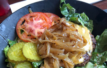 Blazing Onion Burger Company餐厅图片
