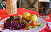 Zum hauenden Schwein餐厅图片