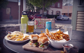 Tourist Home All Day Cafe