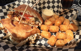 Growler's Pizza Grill