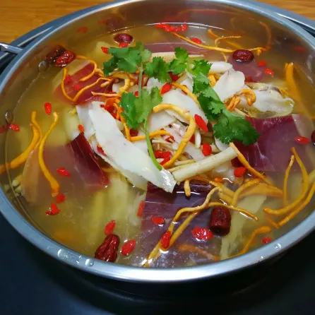 天麻火腿鸡·富源酸汤猪脚