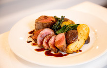 Water's Edge Restaurant & Bar餐厅图片