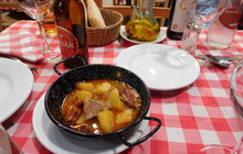 Meson Cuevas del Vino餐厅图片