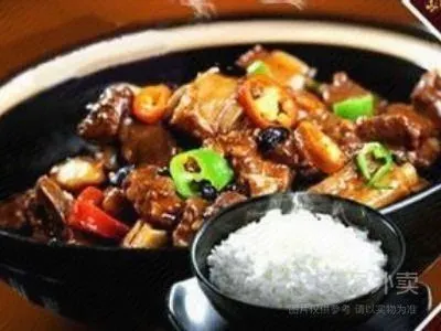 黄焖鸡米饭(新疆街店)