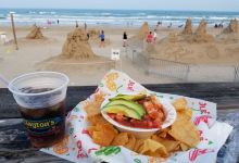 Clayton's Beach Bar and Grill美食图片