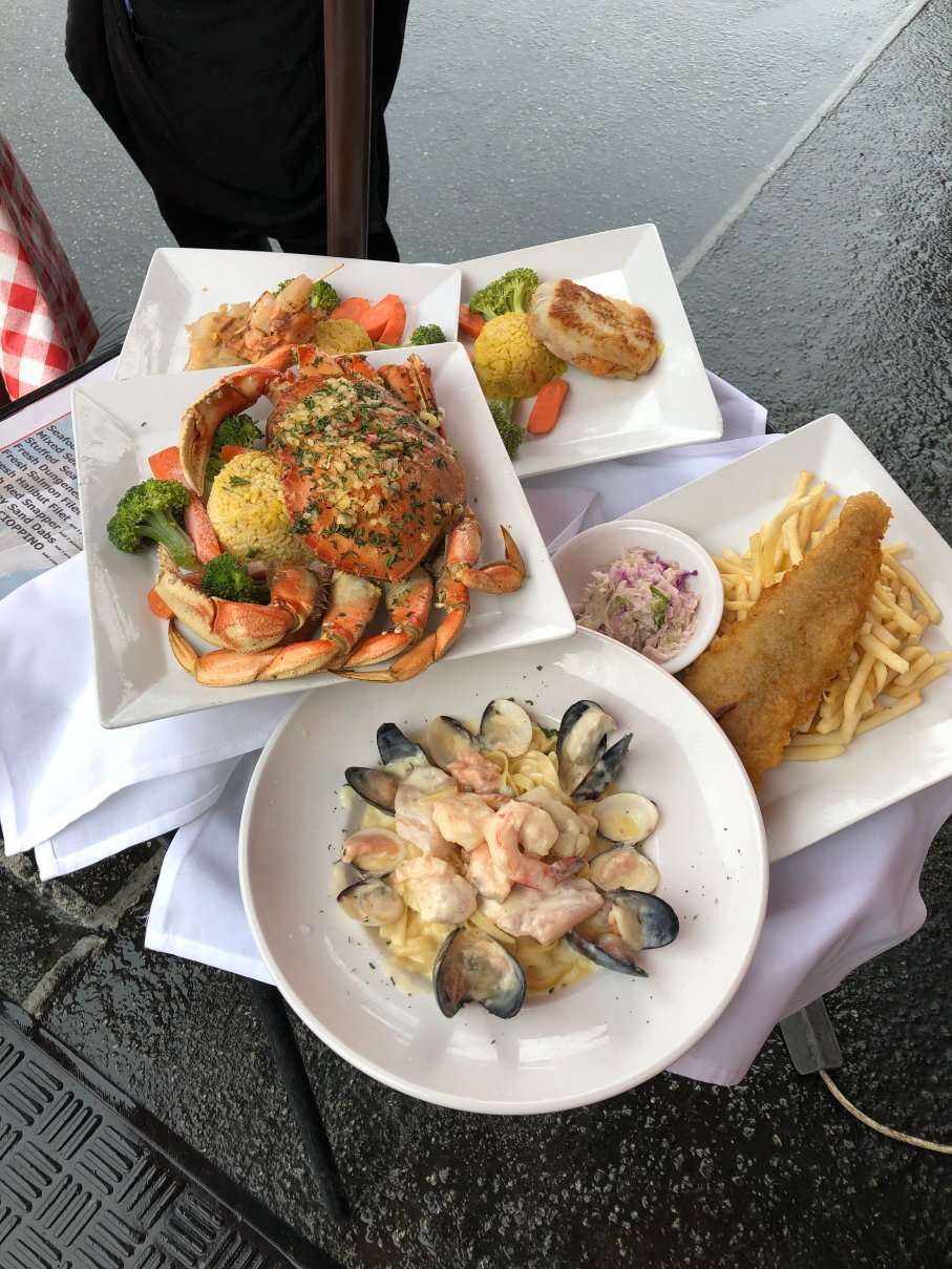 Crab Louie's Bistro