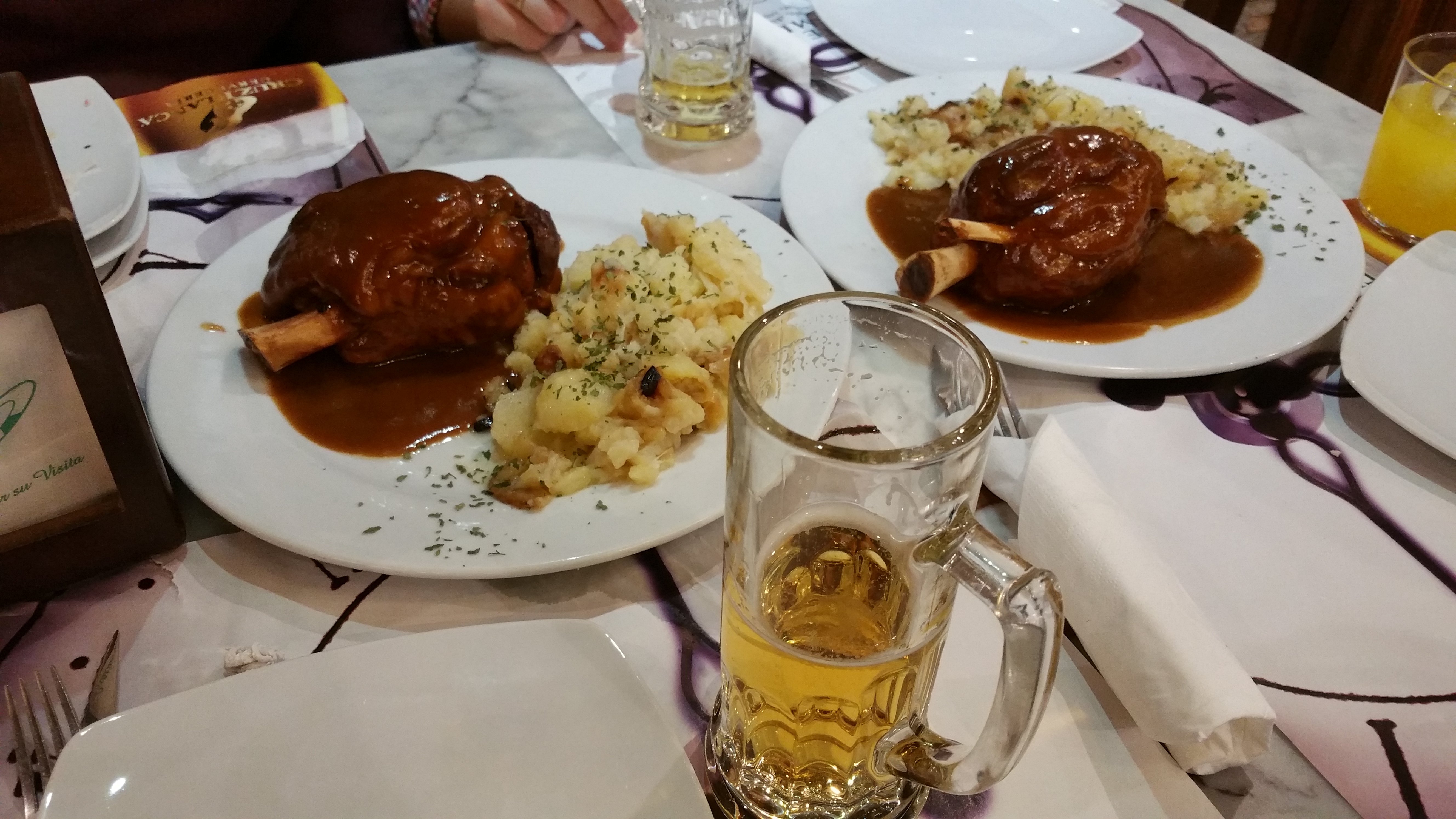 Cerveceria Cruz Blanca餐厅图片