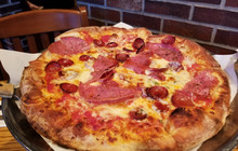 Faccia Luna Pizzeria餐厅图片